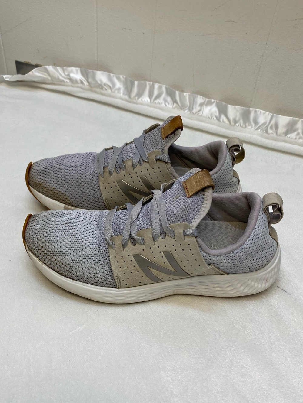 New Balance women’s  Fresh Foam Sport V1 Gray Running Shoes  Size US 7.5 WSPTLG1